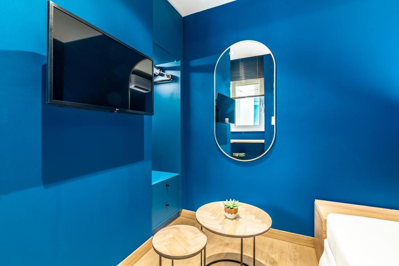 Apla Mini In Downtown Apartment *